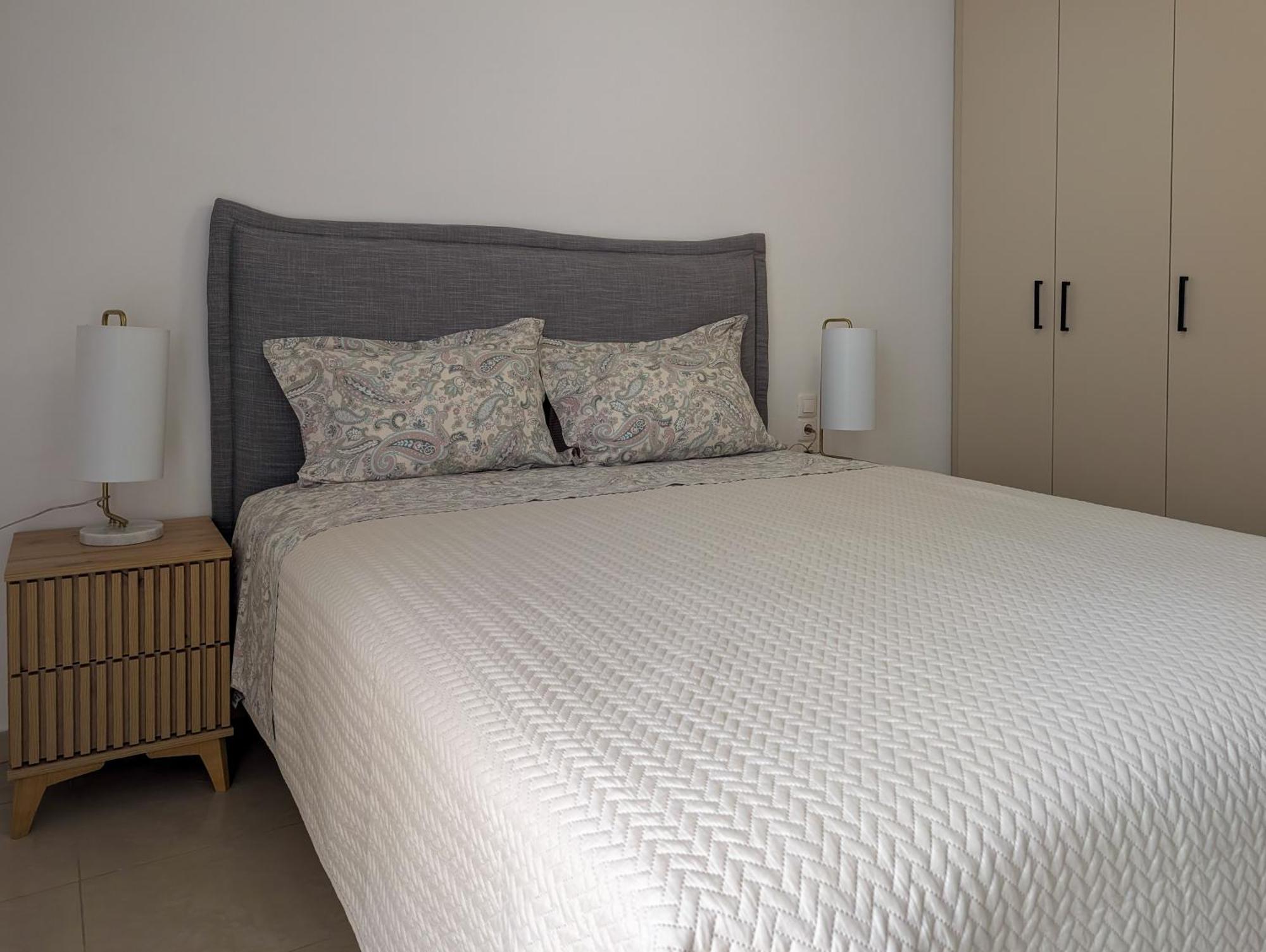 Xperience Central Apartments 伊拉克利翁 外观 照片